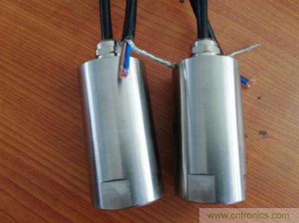 振動傳感器的機電變換原理？主要的分類有哪些？