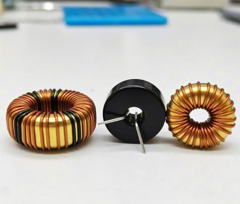 磁珠電感、磁環(huán)電感與色環(huán)電感：電磁濾波世界的三重變奏曲