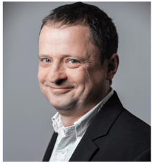 本屆峰會(huì)以 “你好，數(shù)字具身 (Hello, Digital Embodiment)” 為議題，直指下一代AI發(fā)展的核心——如何讓智能體更好地感知并與物理世界交互。屆時(shí)，Arm、西門子、SiPearl、Prophesee、芯原股份、思特威、英諾達(dá)等國內(nèi)外半導(dǎo)體巨頭的掌門人與高管將罕見同臺(tái)，從芯片設(shè)計(jì)、視覺傳感、EDA工具到系統(tǒng)架構(gòu)，共同勾勒千億增量市場(chǎng)的技術(shù)路線與商業(yè)藍(lán)圖。席位緊張，機(jī)遇不容錯(cuò)過。